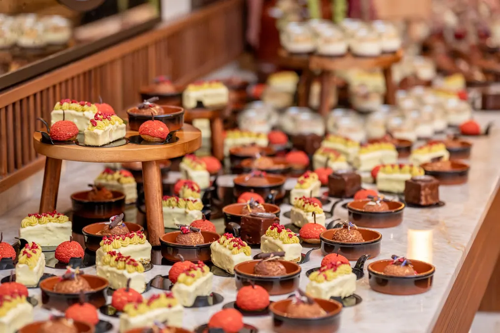 Kuratiertes Dessertbuffet mit Petit Fours